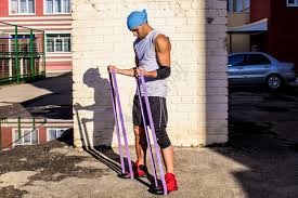 王建民在 2016 年回归大联盟加盟皇家队，成功转型为牛棚投手并拿下 6 场胜投